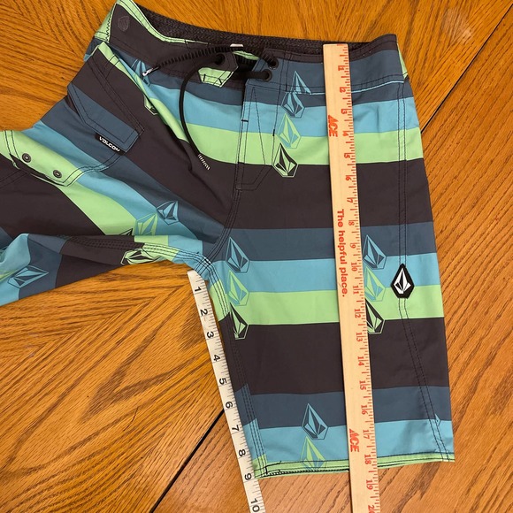Volcom Mod Tech Swim Shorts Men Sz 27 Gently used - Picture 2 of 8
